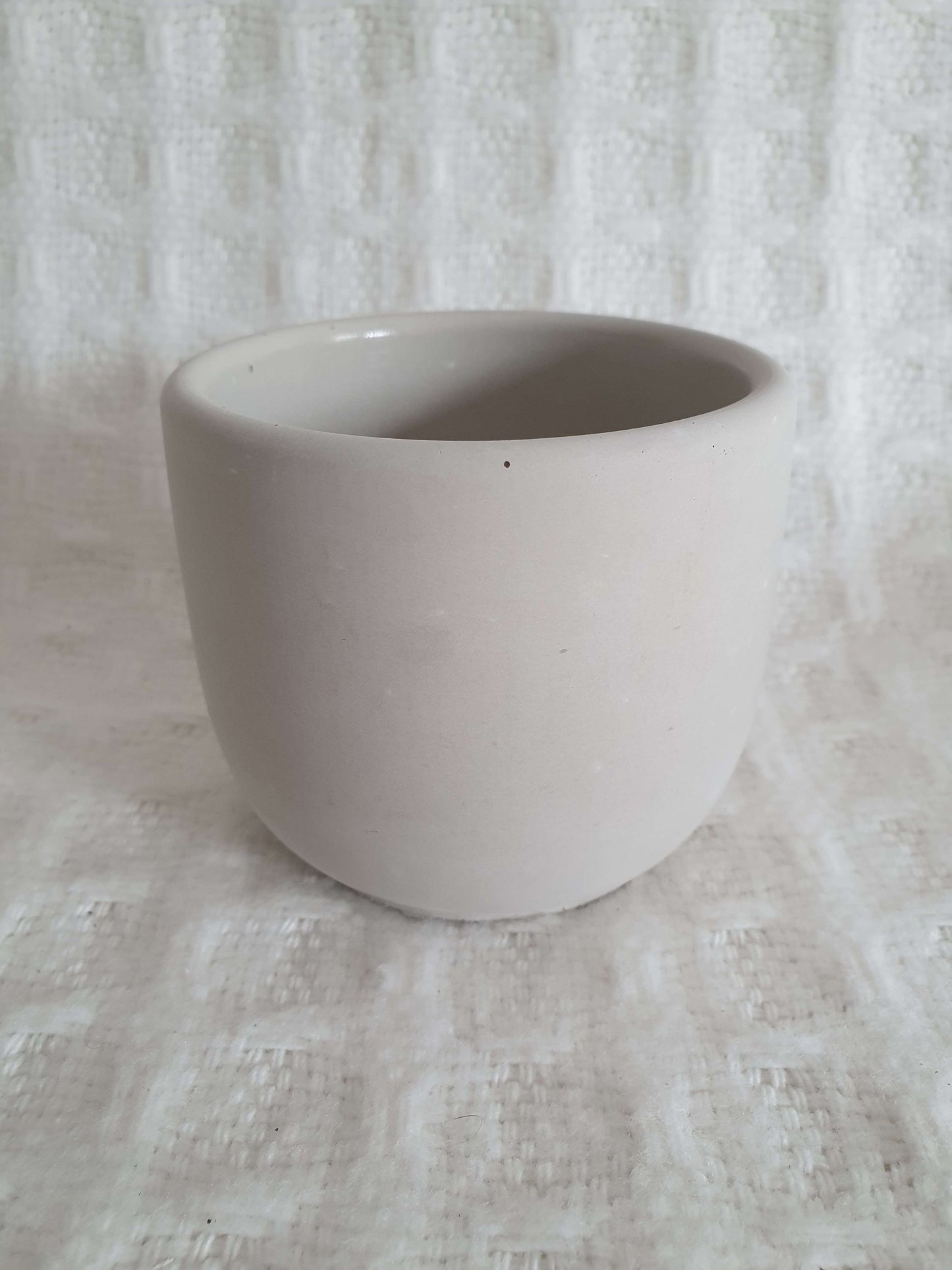 Founder Concrete White Empty Vessels