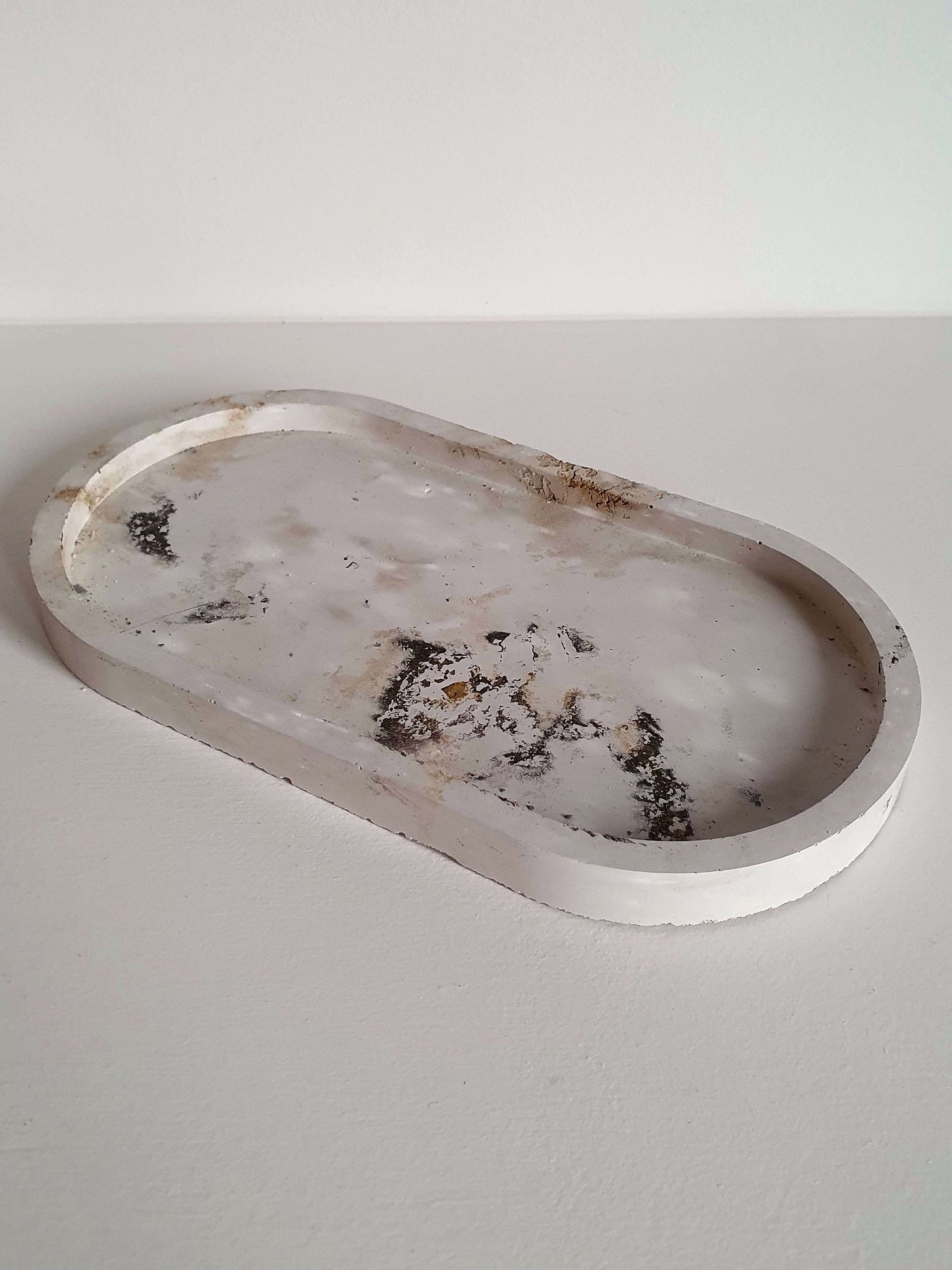 Lux Concrete Oval Tray